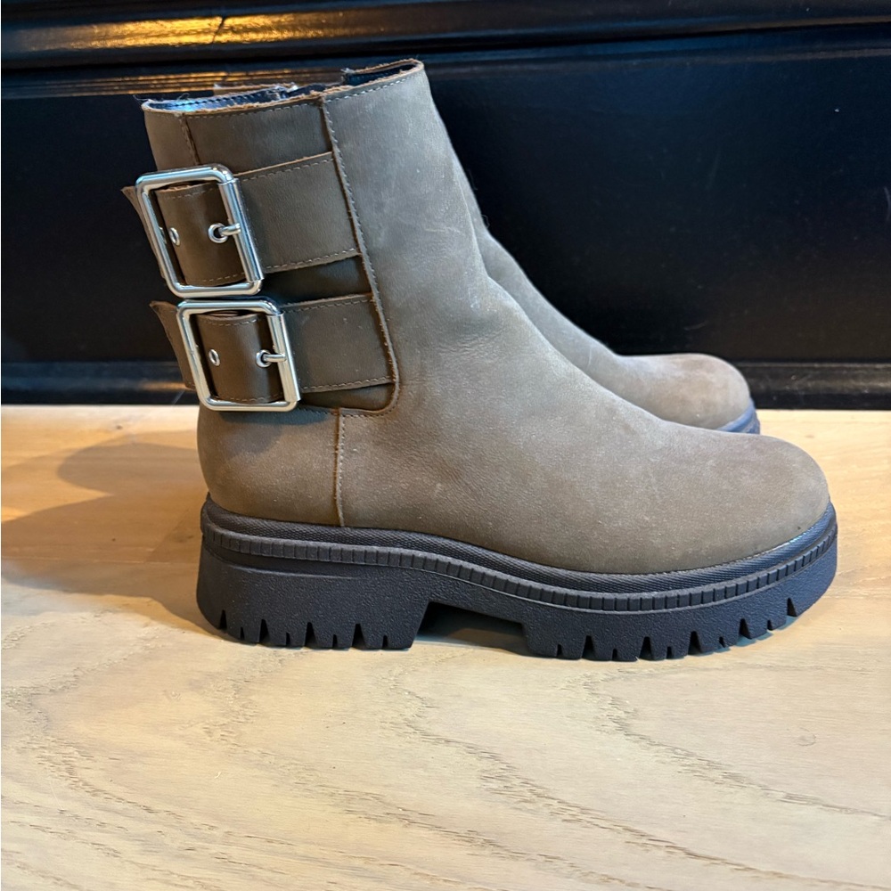 NWOT Zara Moto Ankle Boots Size 38
